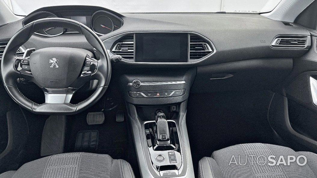 Peugeot 308 1.2 PureTech Allure EAT8 de 2020