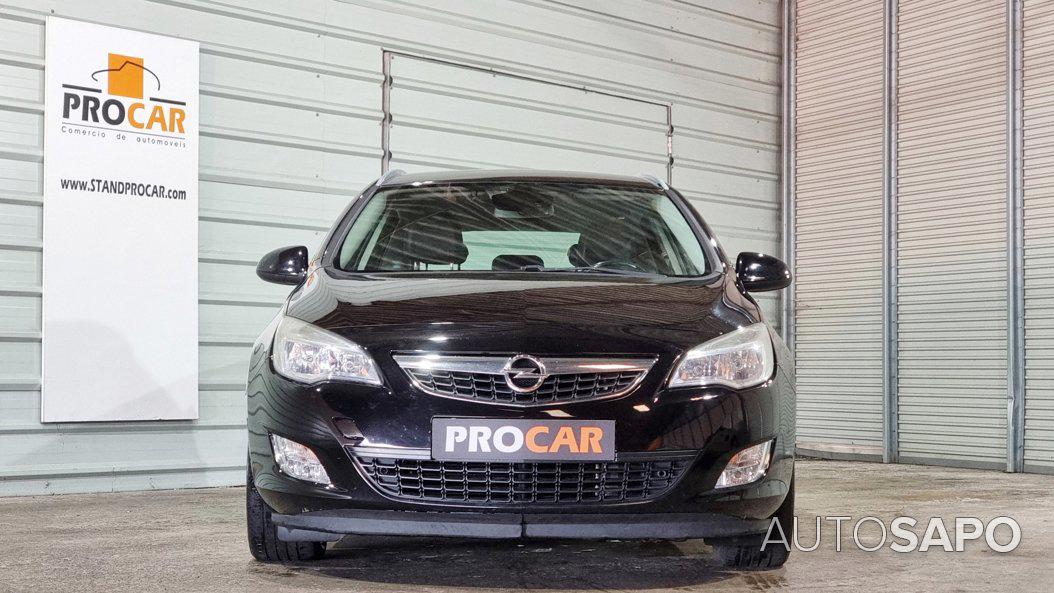 Opel Astra 1.3 CDTi Cosmo S/S de 2011