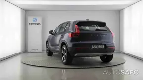 Volvo XC40 2.0 B4 Momentum Plus de 2021