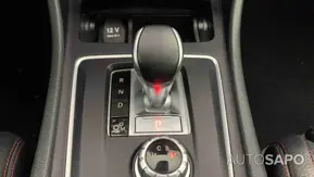 Mercedes-Benz Classe GLA 45 AMG 4-Matic de 2016
