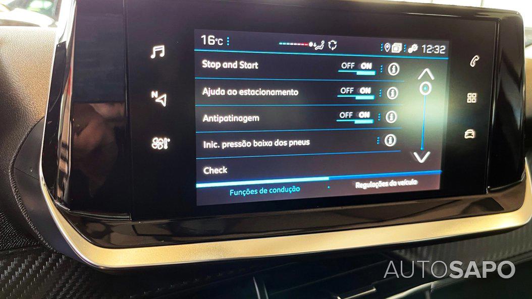 Peugeot 2008 1.2 PureTech Active EAT8 de 2020