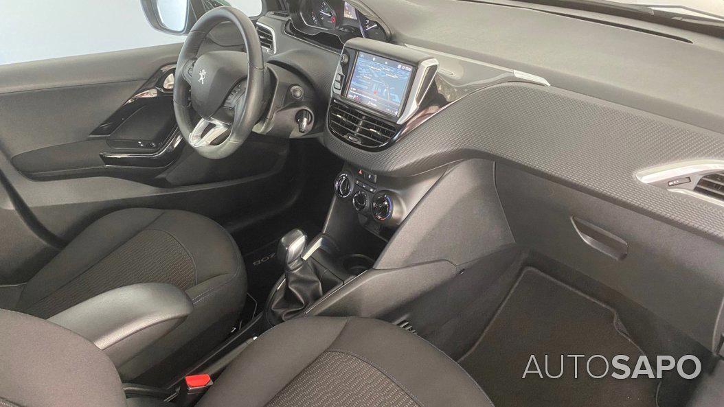 Peugeot 208 1.2 PureTech Life Signature de 2019