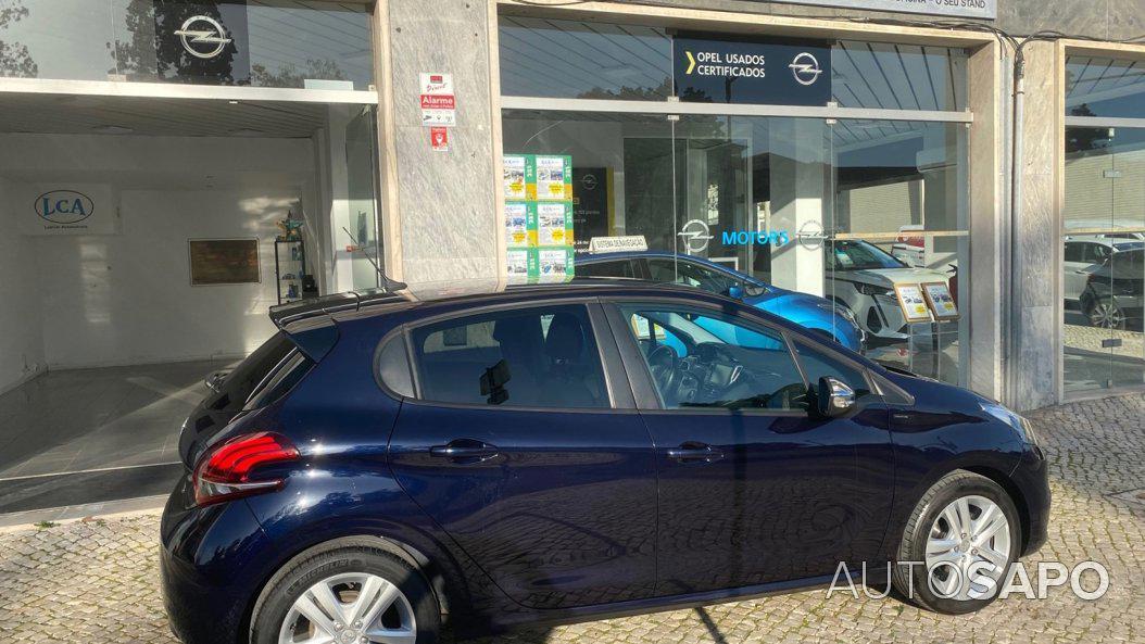 Peugeot 208 1.2 PureTech Life Signature de 2019