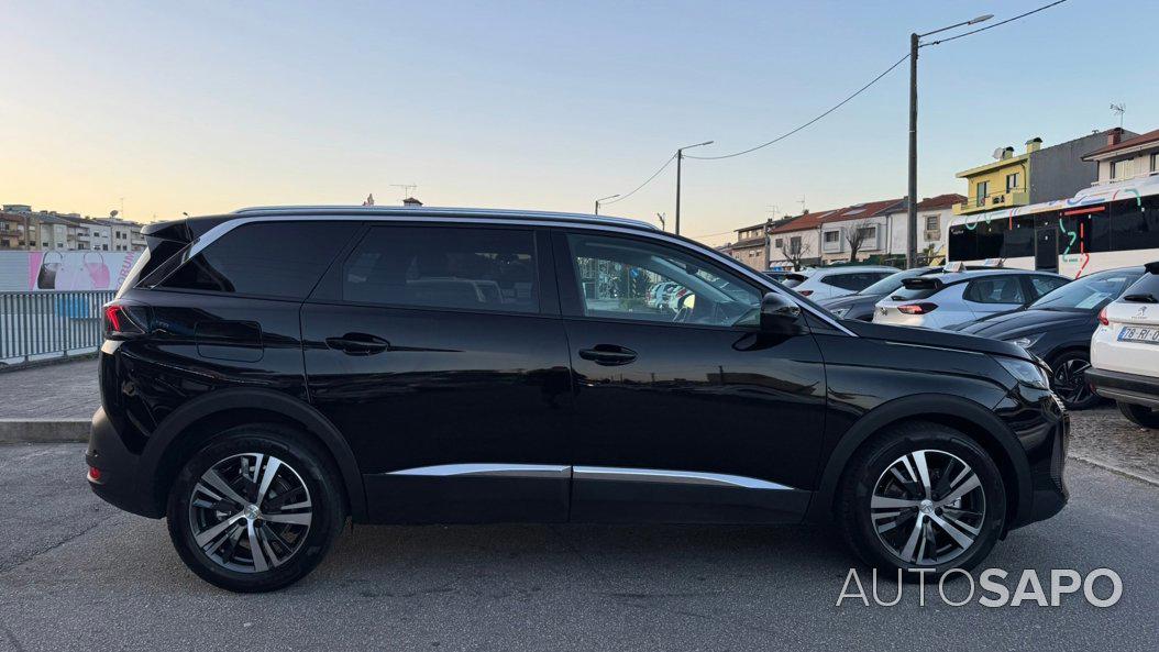 Peugeot 5008 de 2022