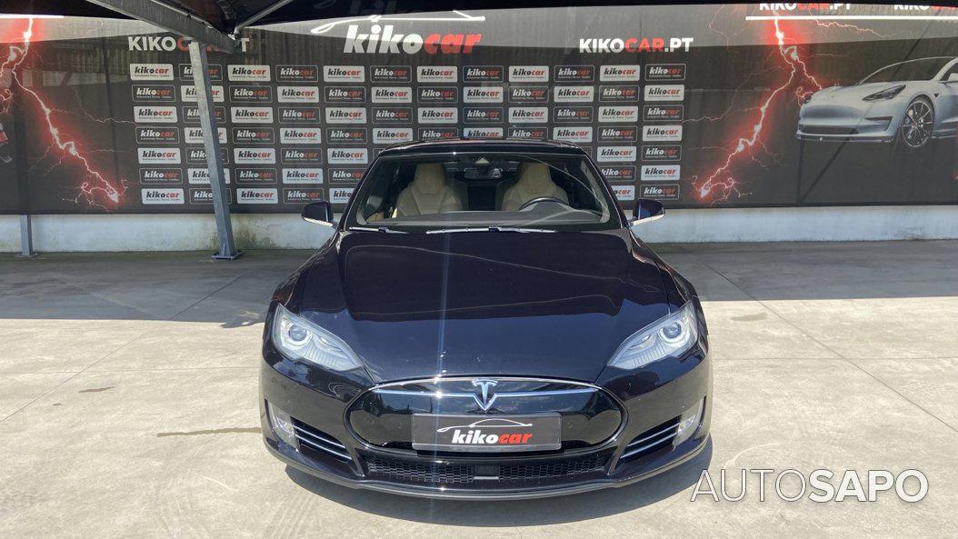 Tesla Model S 85D de 2015