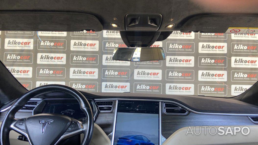 Tesla Model S 85D de 2015