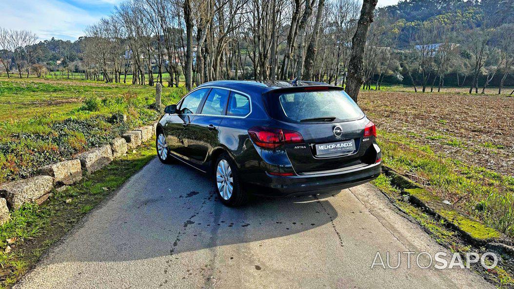 Opel Astra 1.3 CDTi Cosmo S/S de 2011