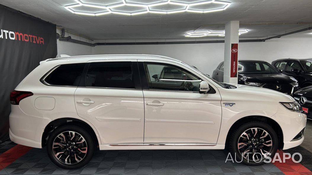 Mitsubishi Outlander 2.0 PHEV Instyle Navi de 2017