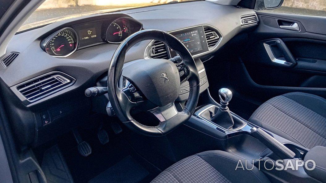 Peugeot 308 1.2 PureTech Style de 2018