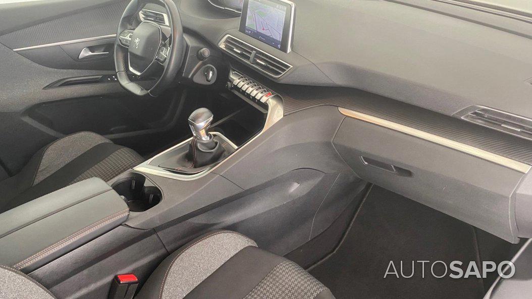 Peugeot 5008 1.2 PureTech Allure de 2019