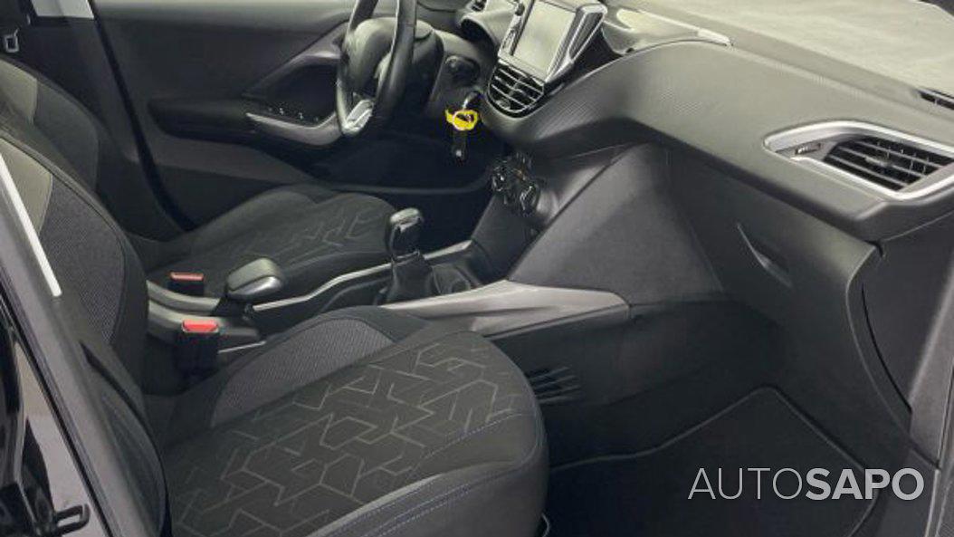 Peugeot 2008 1.2 PureTech Style de 2019