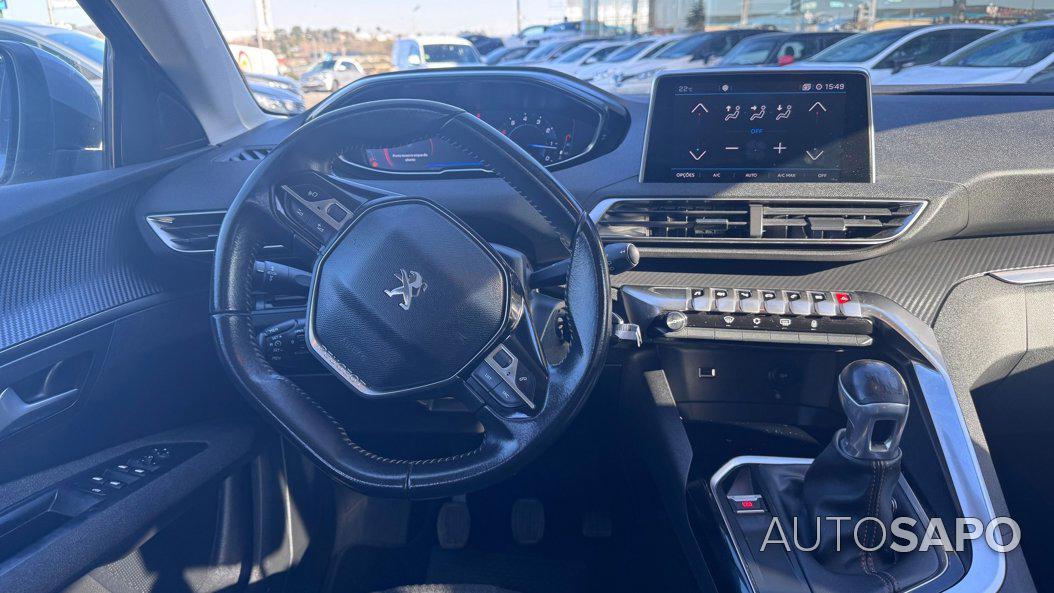 Peugeot 5008 1.2 PureTech Active de 2019