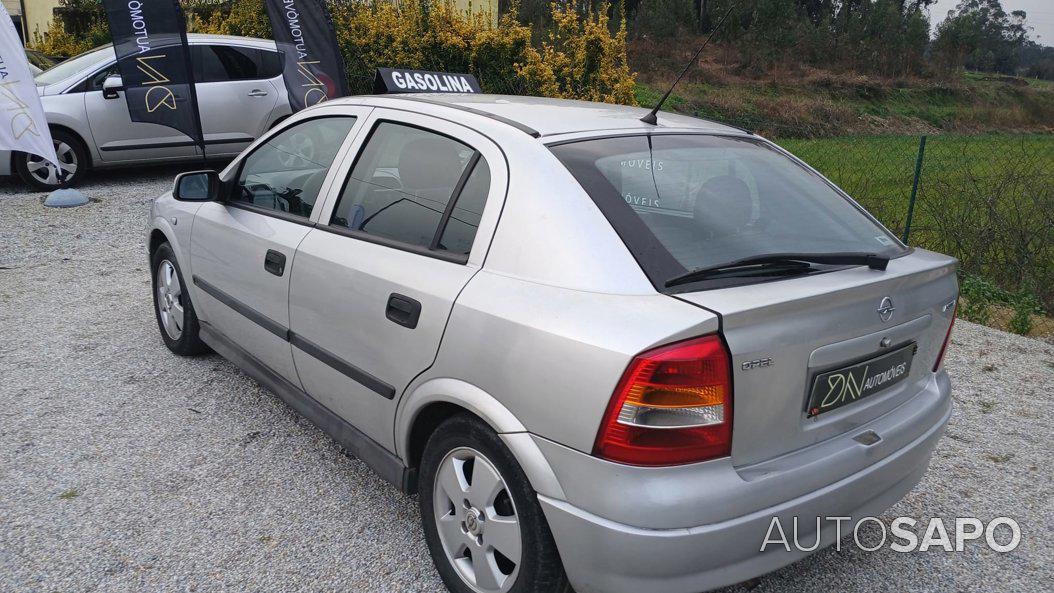 Opel Astra 1.2 Club de 2001