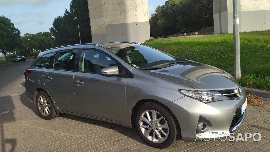 Toyota Auris 1.33 VVT-i Comfort+J16 de 2014