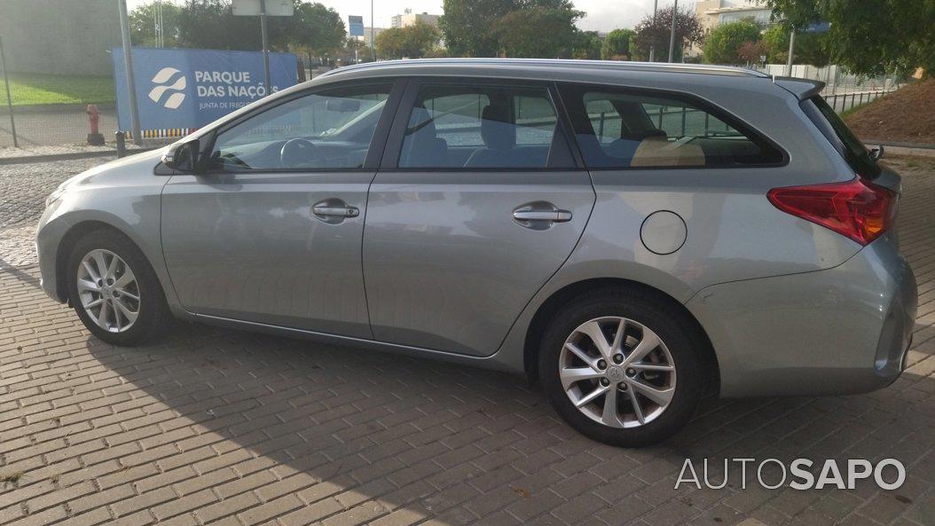 Toyota Auris 1.33 VVT-i Comfort+J16 de 2014