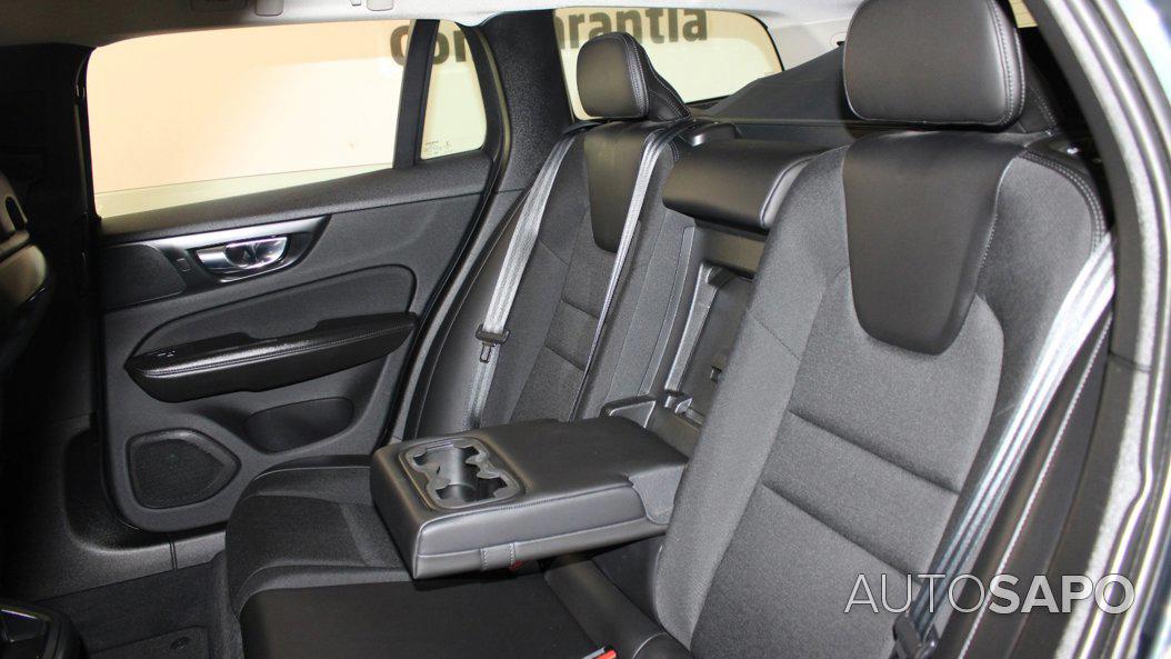 Volvo V60 2.0 D3 Momentum Plus Geartronic de 2020