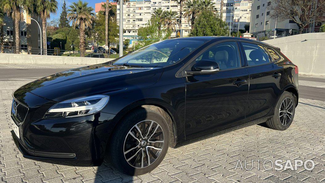 Volvo V40 Cross Country 2.0 D3 Momentum de 2019