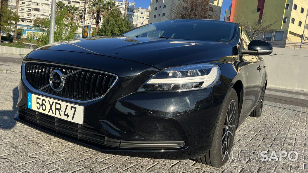 Volvo V40 Cross Country 2.0 D3 Momentum de 2019