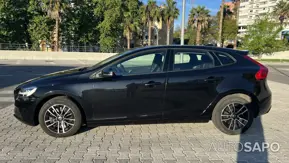 Volvo V40 Cross Country 2.0 D3 Momentum de 2019