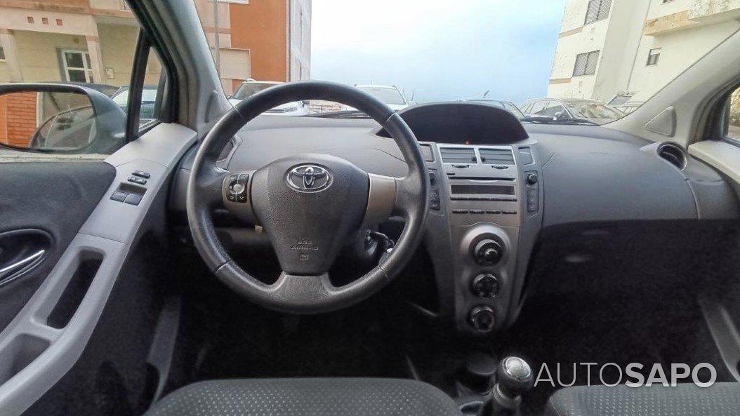 Toyota Yaris 1.0 VVT-i AC de 2011