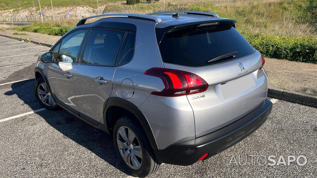 Peugeot 2008 1.2 PureTech Signature de 2019