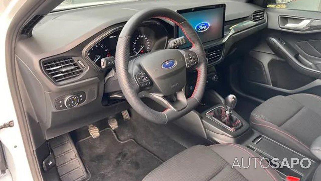 Ford Focus 1.0 EcoBoost MHEV ST-Line de 2024