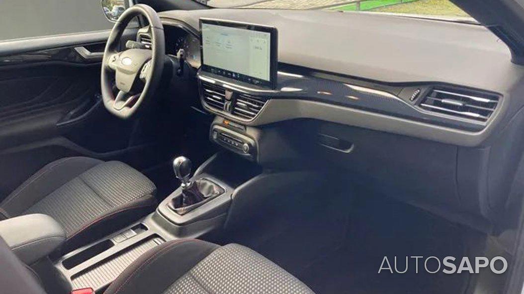 Ford Focus 1.0 EcoBoost MHEV ST-Line de 2024