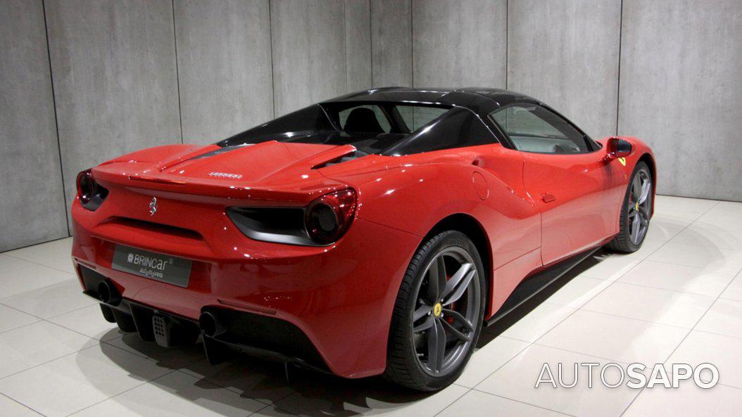 Ferrari 488 de 2016