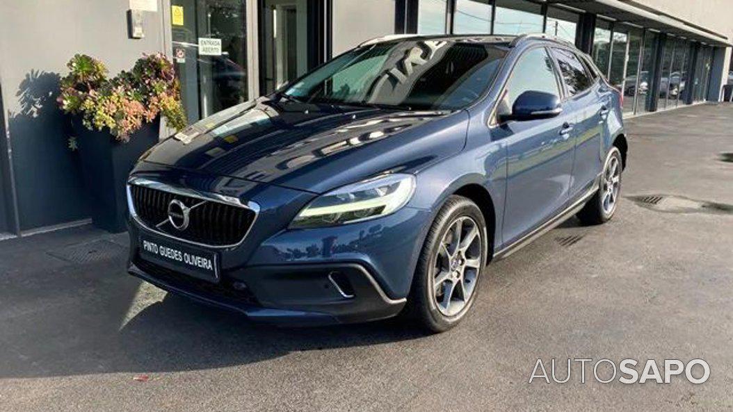 Volvo V40 Cross Country 2.0 D3 Momentum de 2018