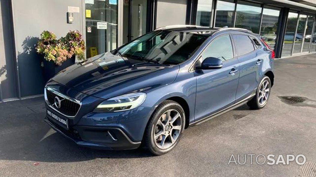 Volvo V40 Cross Country 2.0 D3 Momentum de 2018