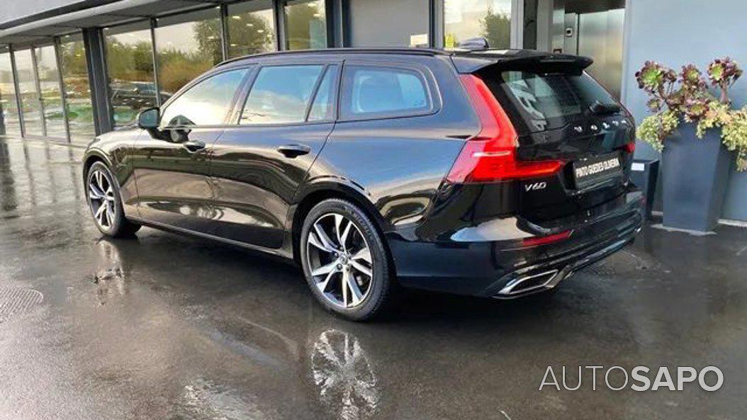 Volvo V60 2.0 T8 AWD TE R-Design de 2021