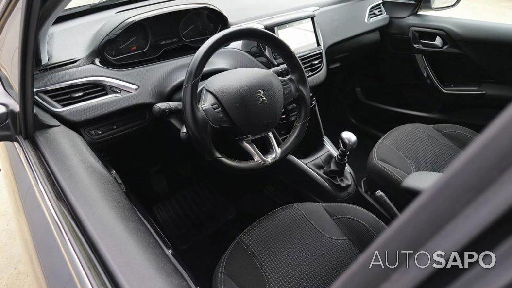 Peugeot 208 1.2 PureTech Allure de 2019