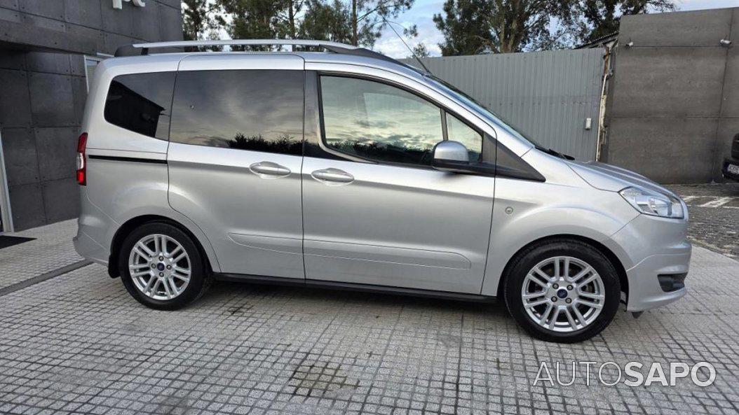 Ford Tourneo Courier 1.0 EcoBoost Titanium de 2017