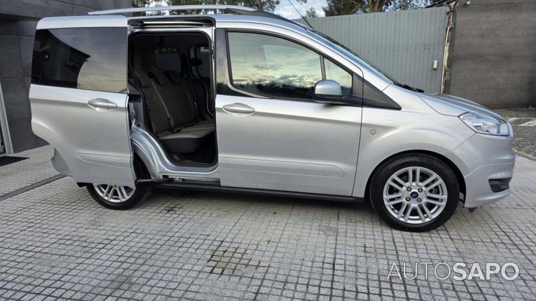 Ford Tourneo Courier 1.0 EcoBoost Titanium de 2017