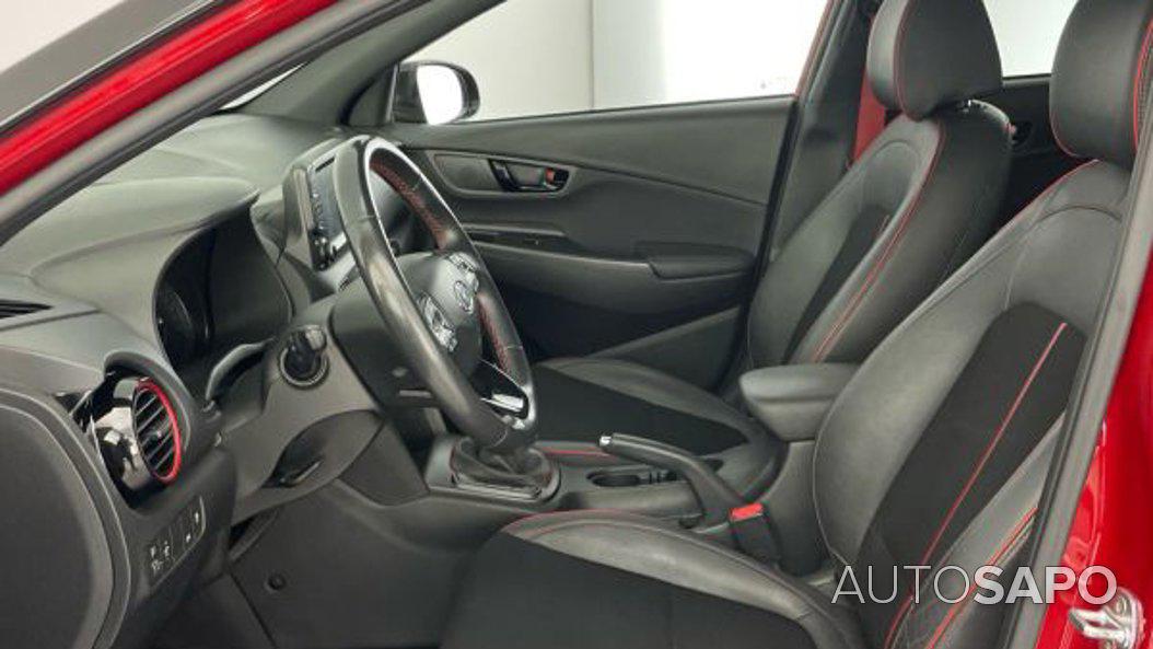 Hyundai Kauai 1.0 T-GDi Premium Pele/Tecido Vermelho de 2018