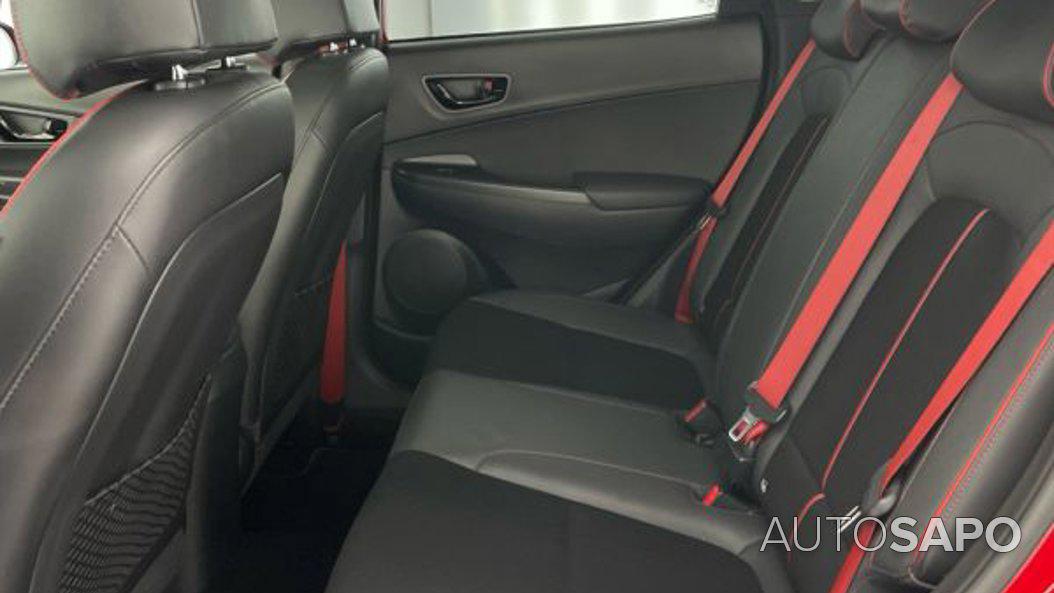 Hyundai Kauai 1.0 T-GDi Premium Pele/Tecido Vermelho de 2018