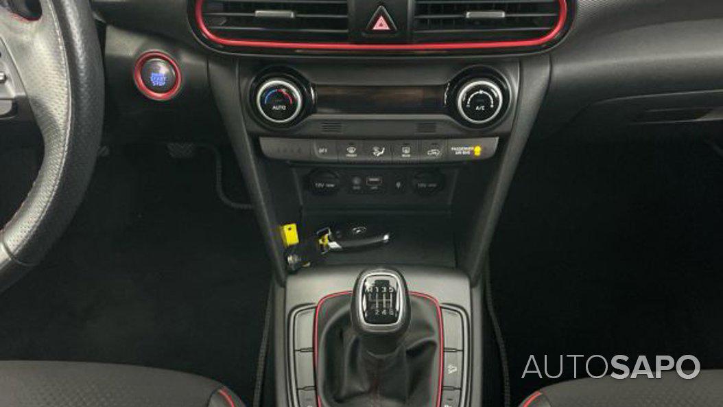 Hyundai Kauai 1.0 T-GDi Premium Pele/Tecido Vermelho de 2018
