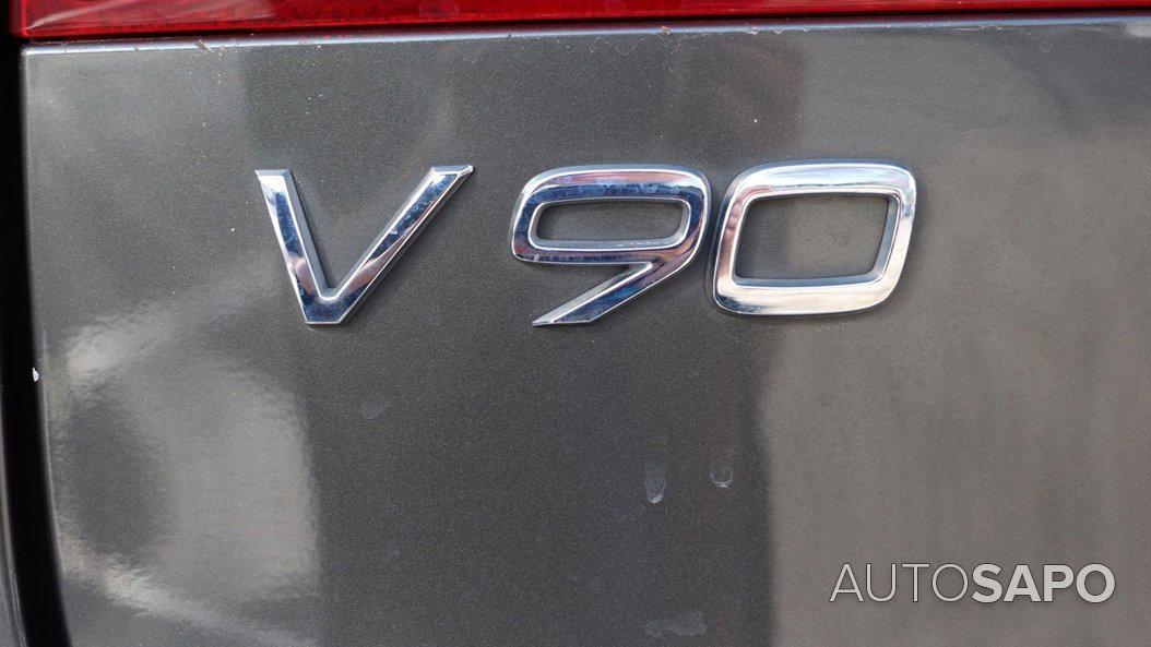 Volvo V90 2.0 T8 Momentum Plus AWD Geartronic de 2019