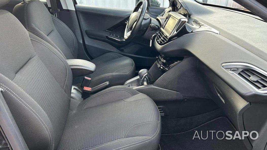 Peugeot 208 1.2 PureTech Allure Pack EAT8 de 2019