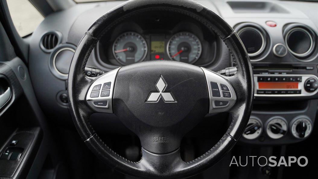 Mitsubishi Colt de 2013