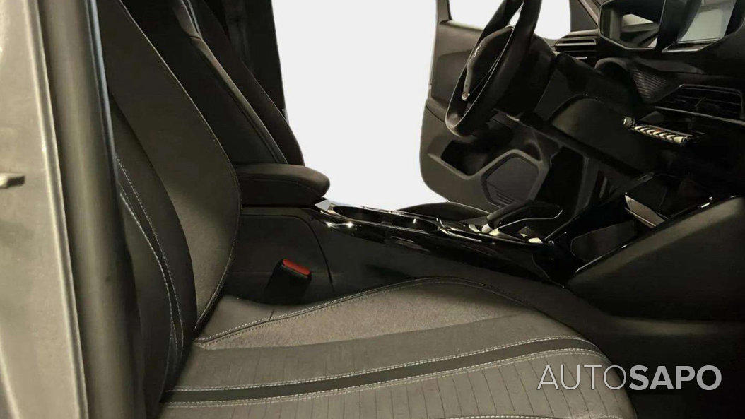 Peugeot e-2008 de 2021