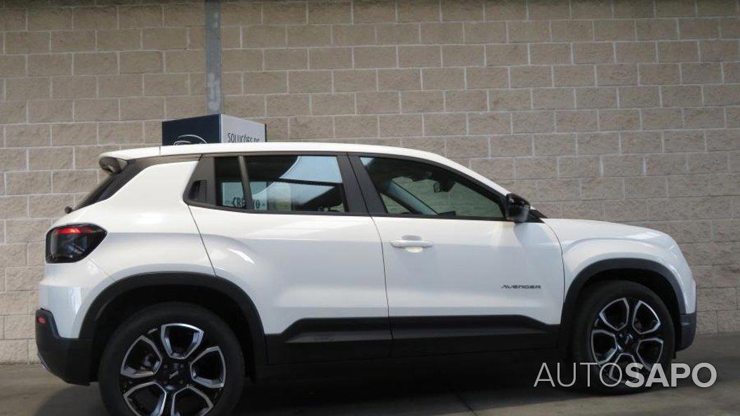 Jeep Avenger 1.2 GSE T3 Altitude de 2024