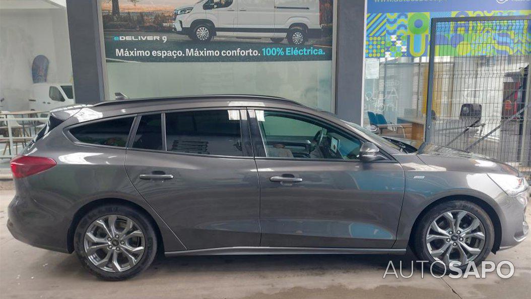 Ford Focus 1.0 EcoBoost MHEV ST-Line X de 2023