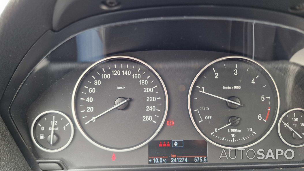 BMW Série 3 318 d de 2013
