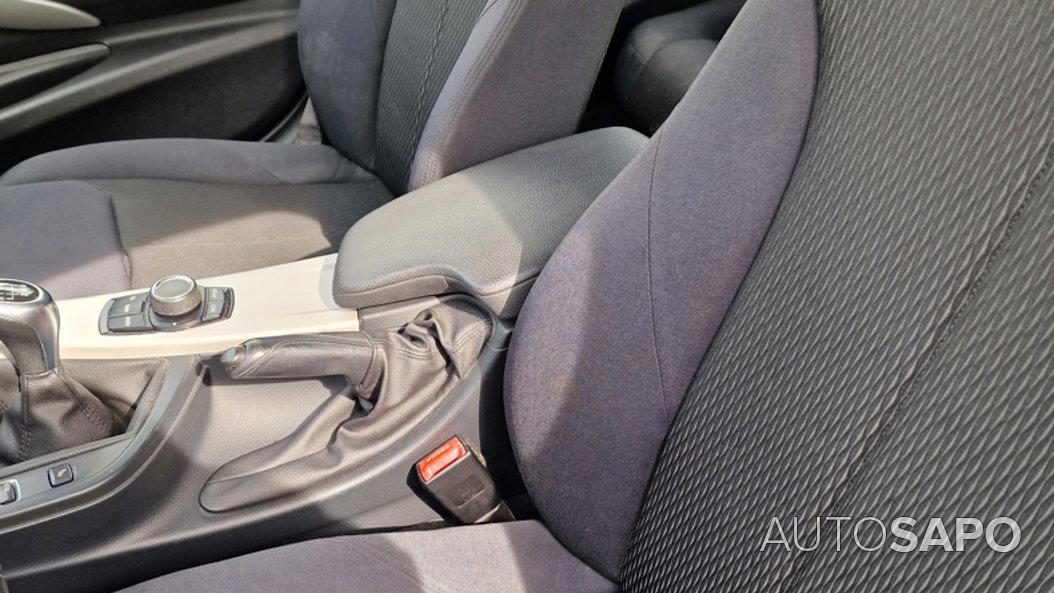 BMW Série 3 318 d de 2013