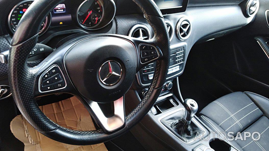 Mercedes-Benz Classe A 160 CDi BlueEfficiency Urban Aut. de 2016