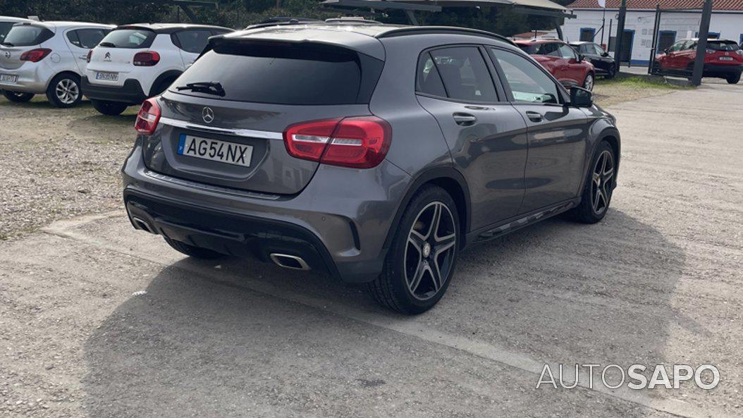 Mercedes-Benz Classe GLA 180 AMG Line de 2017