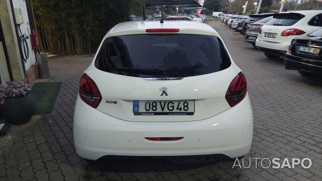 Peugeot 208 1.2 PureTech Life Signature de 2018