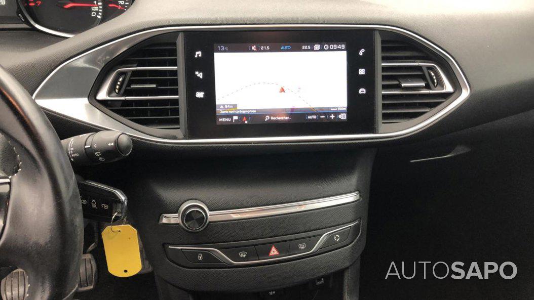 Peugeot 308 1.2 PureTech Style de 2019