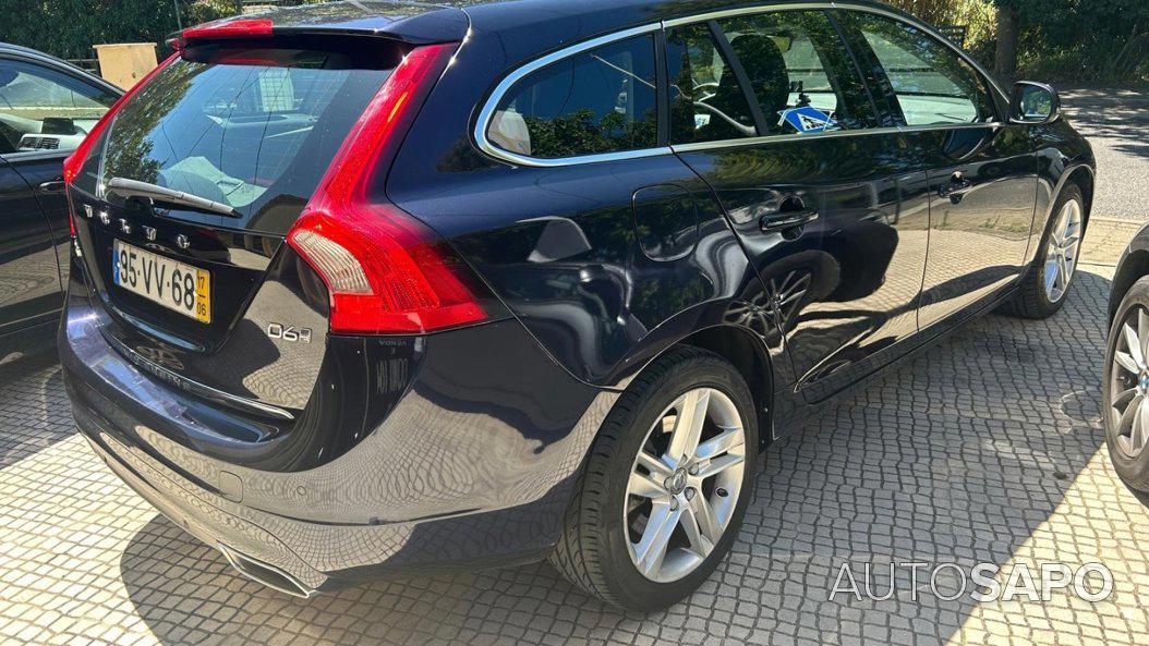 Volvo V60 2.4 D6 Momentum AWD Phev de 2017